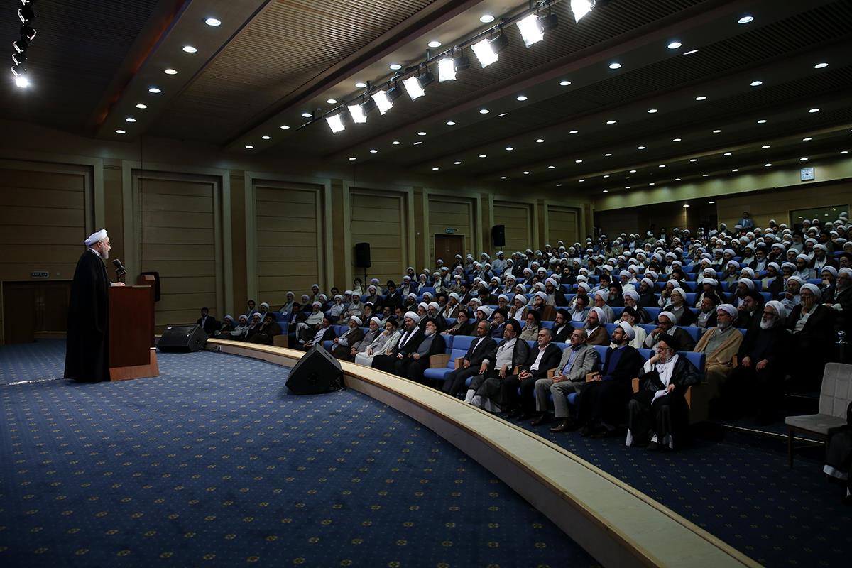 دیدار با علما و روحانیون