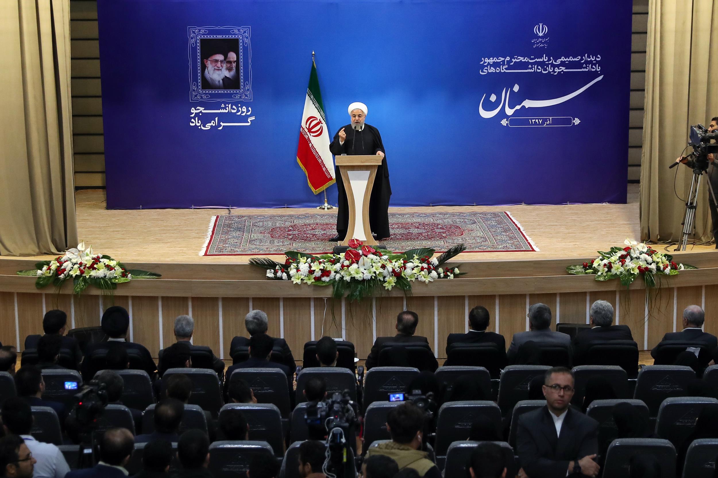 به وزیر علوم بارها گفته‌ام روبه‌روی زندانی کردن دانشجو به بهانه‌های سیاسی بایستد/ نقد لازمه اصلاح است؛ قدرت بدون نقد، فسادزاست