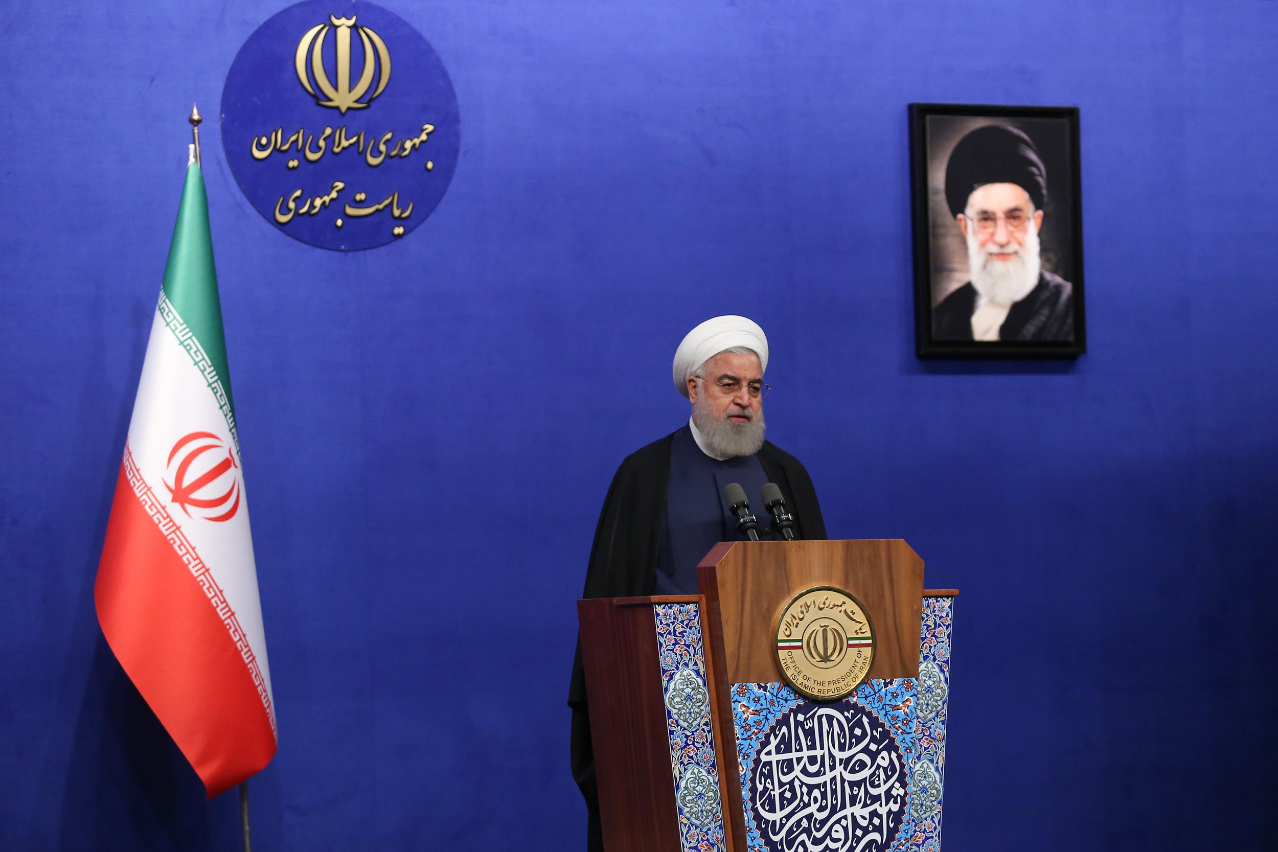صحنه کمک‌رسانی ملت ایران به آسیب‌دیدگان سیل اخیر، غایب نداشت