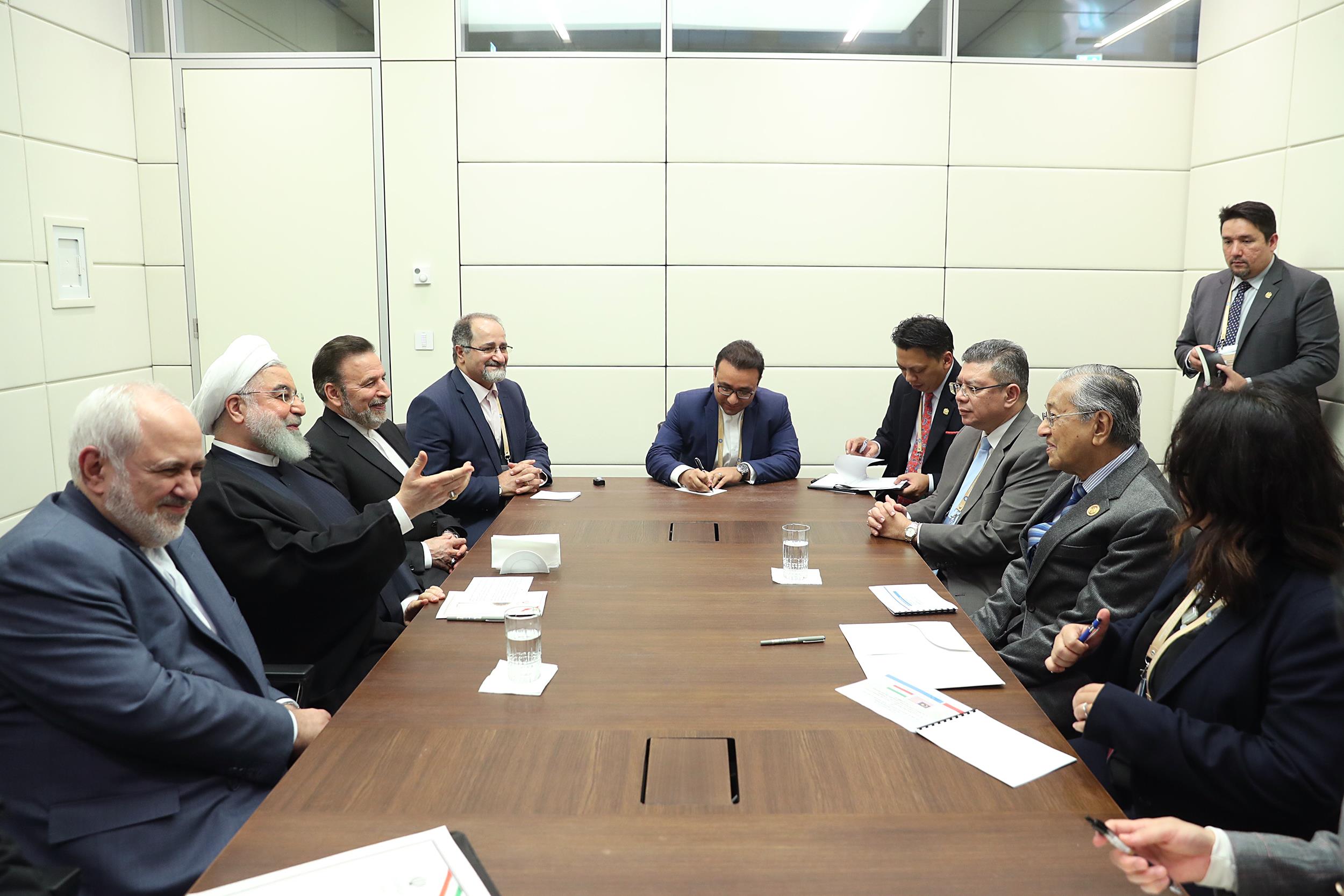 رئیس‌جمهور در دیدار نخست‌وزیر مالزی