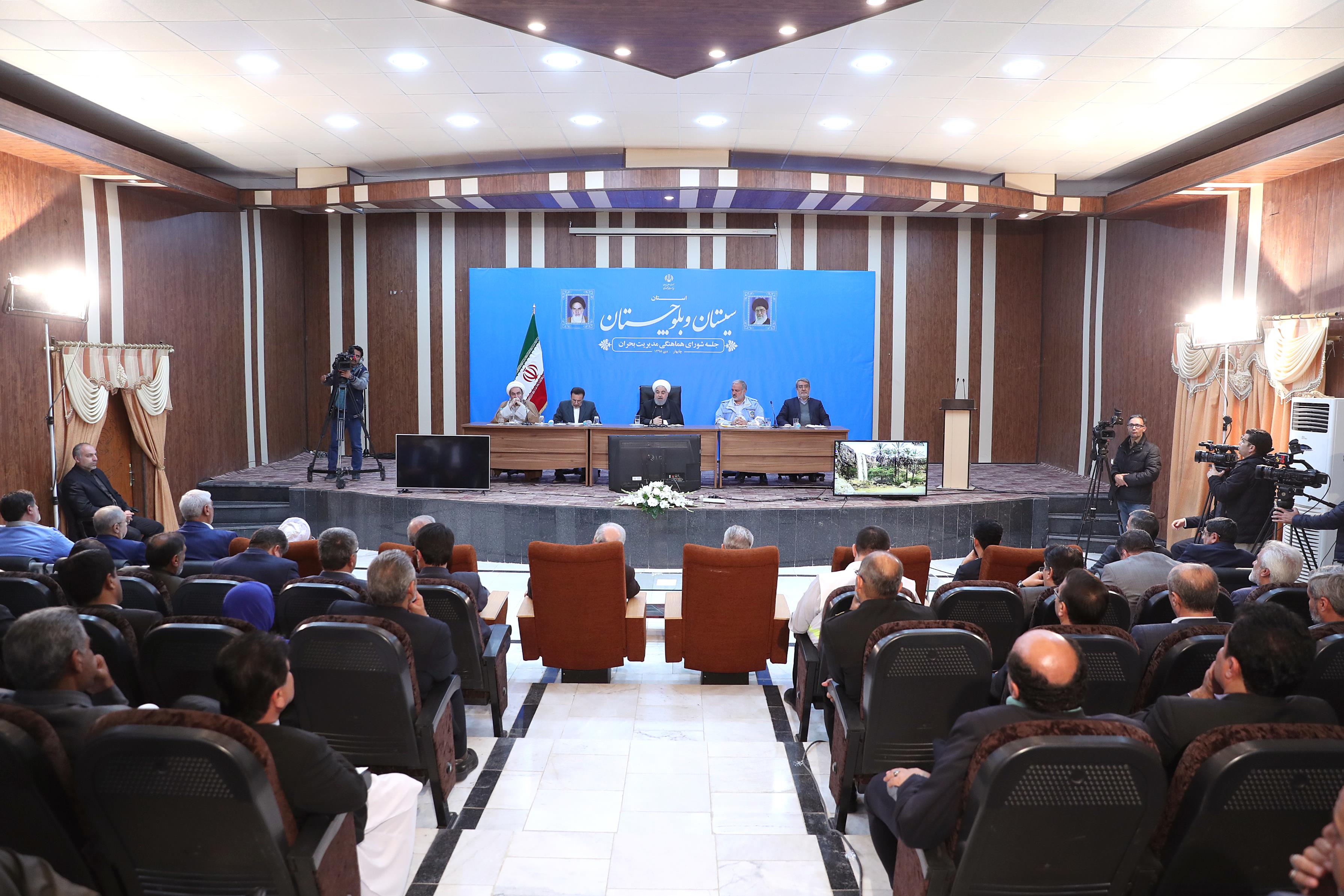 اینکه فقط در استان سیستان و بلوچستان  8 هزار میلیارد تومان طرح در حوزه آب و برق در دست اجرا است نشان می‌دهد دشمن وقفه‌هایی ایجاد کرده و سرعت ما را کاهش داده، اما راه ما در مسیر توسعه و عمران کشور ادامه یافته است
