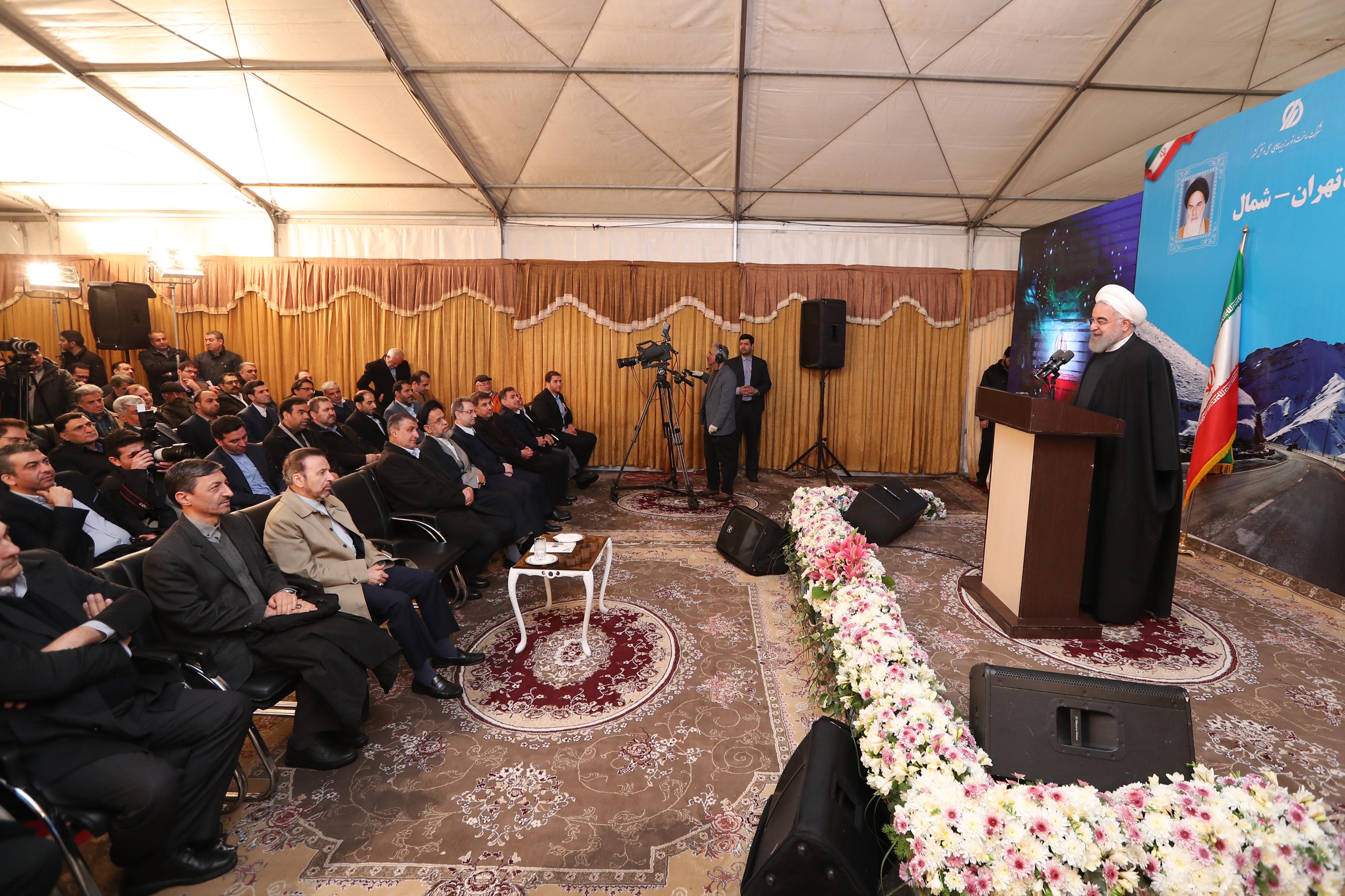 اینکه این جاده جدید، یک ساعت و نیم زمان را کوتاه می‌کند، نمی‌شود برای آن ارزش گذاشت در این جاده، به طور متوسط مثلا در 24 ساعت 18، 16 هزار ماشین عبور می‌کند و در هر ماشین 2، 3 نفر است اگر این‌ را بر 1.5 ساعت ضرب و تقسیم کنیم، ببینید چقدر در عمر و زندگی مردم تاثیر گذار است
