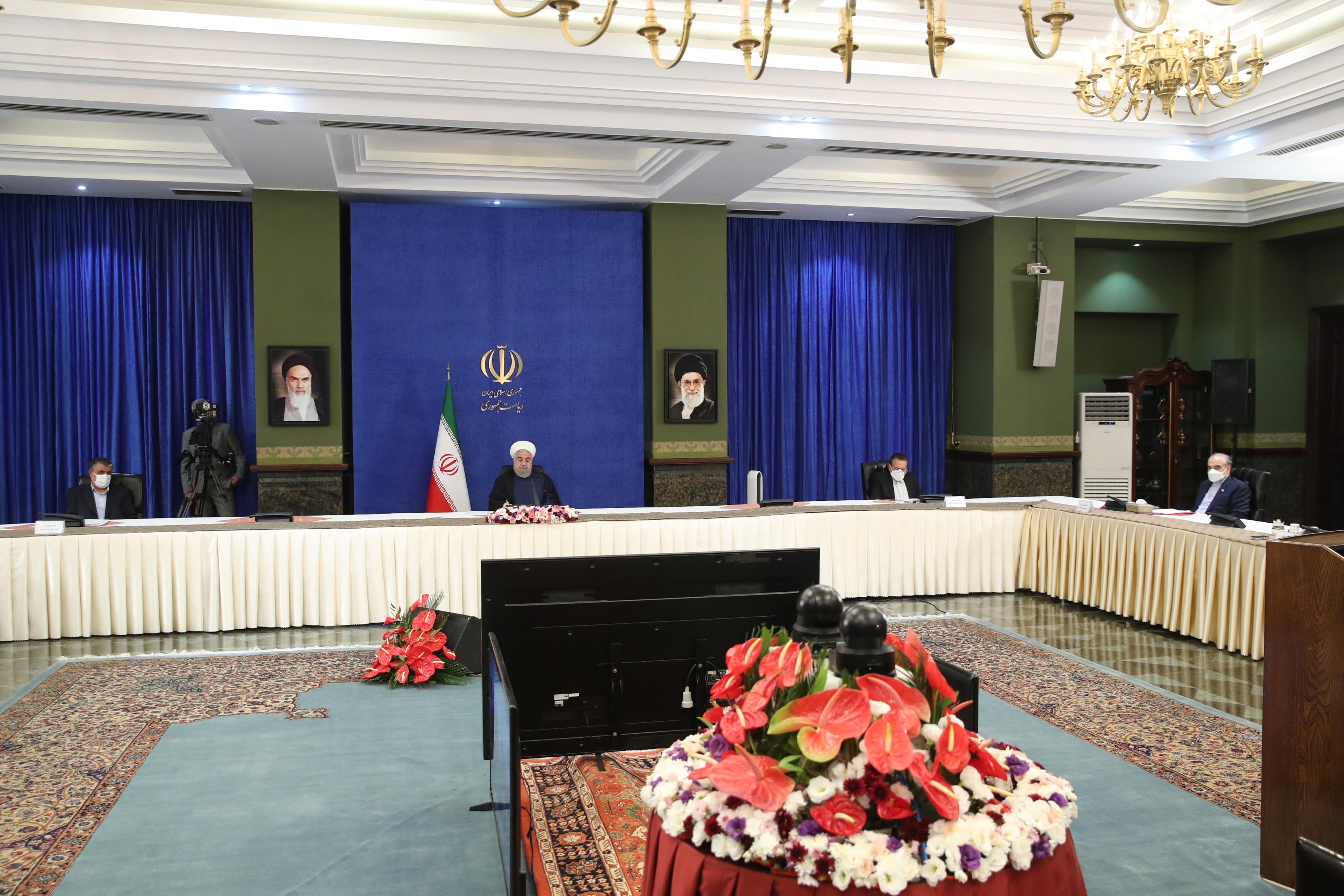 افتخار می‌کنیم در شرایط بسیار سخت جنگ اقتصادی و کرونا خداوند توفیق داد مسیر جهش تولید، حمایت و مانع‌زدایی از تولید را ادامه دهیم/ افتتاح حدود 21 هزار و 500 میلیارد تومان پروژه در یک روز بسیار حائز اهمیت است/ تقویت حمل‌ونقل به‌عنوان یکی از ارکان پیشرفت کشور و زندگی مردم از افتخارات این دولت است/ در زمینه حمل‌ونقل اعم از جاده‌ای، ریلی، دریایی، هوایی و به‌ویژه ترانزیت در این دولت اقدامات بسیار بزرگی انجام شده است
